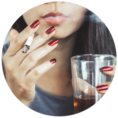 頭髮不明顯稀疏的人士