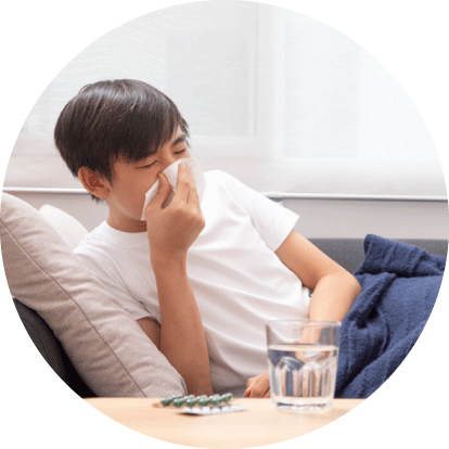 頭髮不明顯稀疏的人士