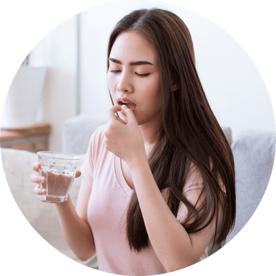 頭髮不明顯稀疏的人士